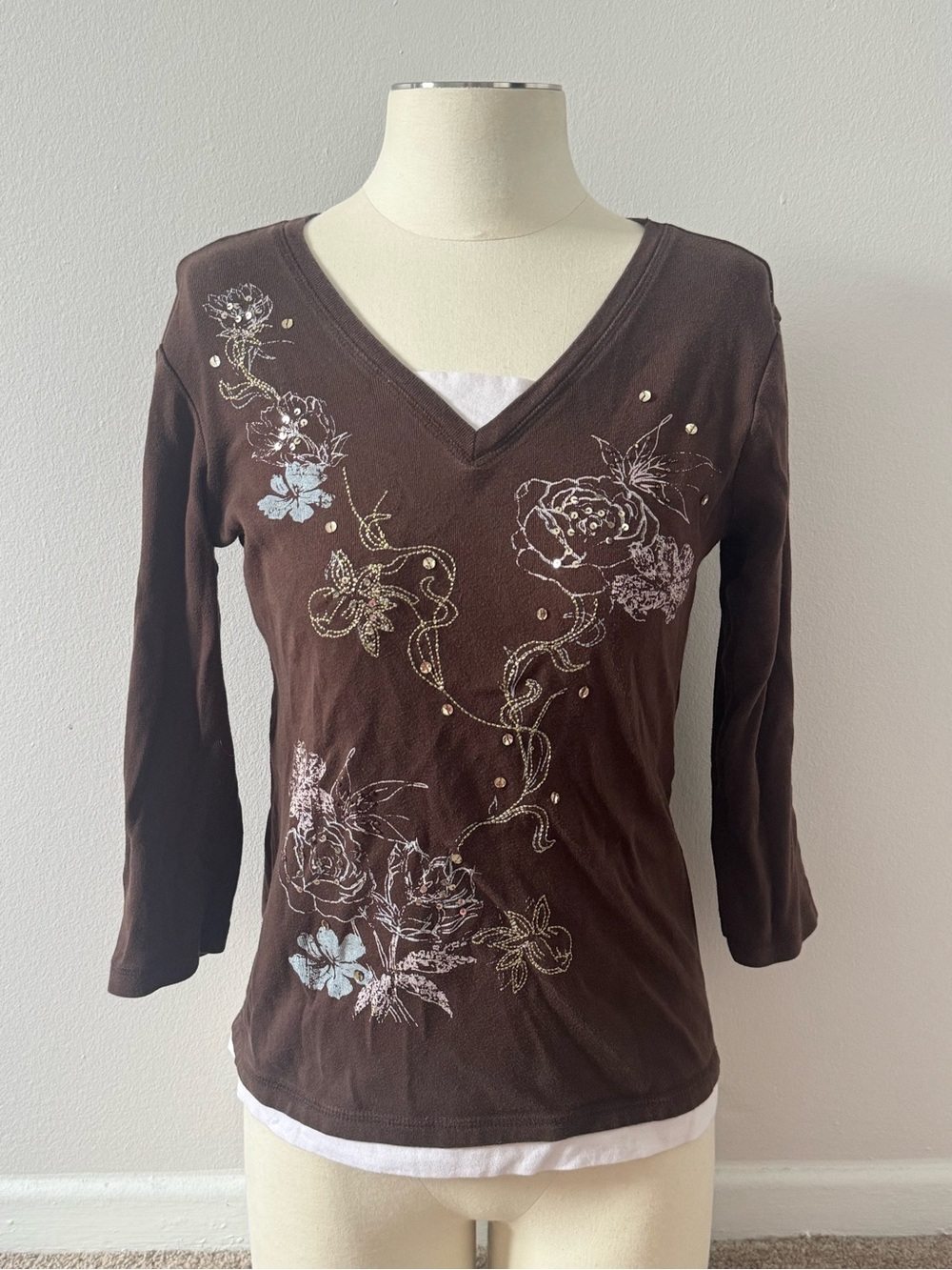 Women's Brown V-Neck Floral Embellished Long Sleeve Tee